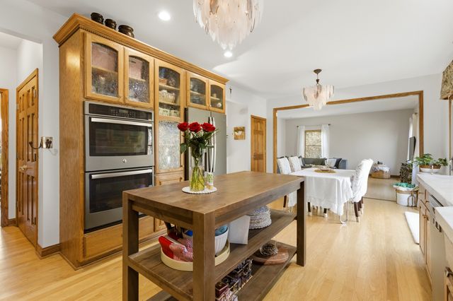 8304 Queen Victoria Lane, Tinley Park, IL 60477