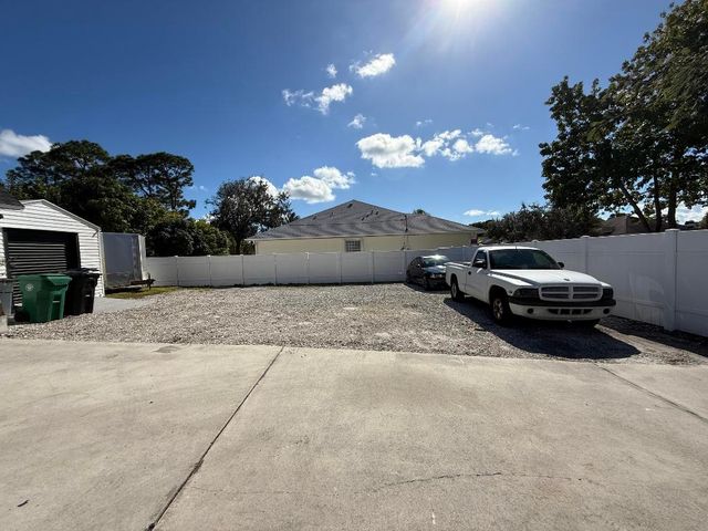 1665 SE Harp Lane, Port St. Lucie, Port St Lucie, FL 34983