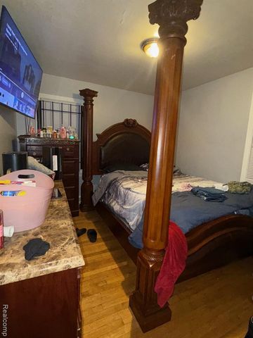 19464 Trinity Street, Detroit, MI 48219