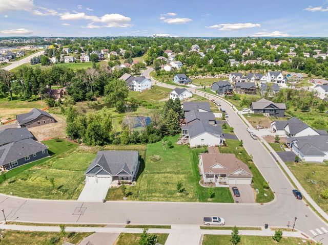 1946 Woods Point, Waconia, MN 55387