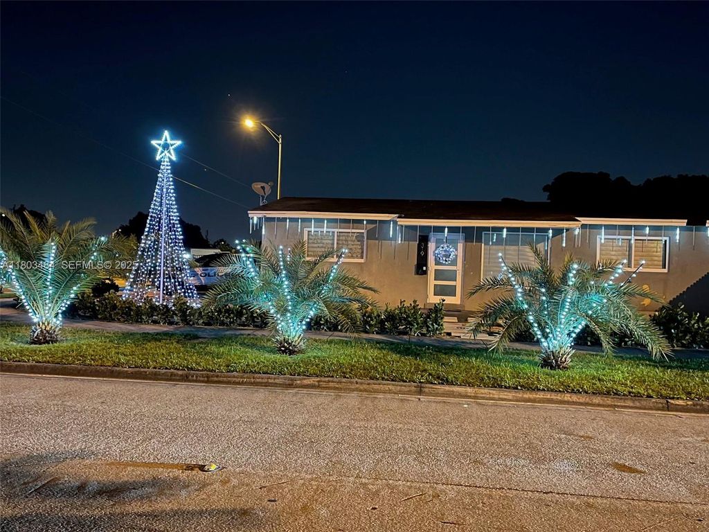 3195 W 10th Avenue, Hialeah, FL 33012