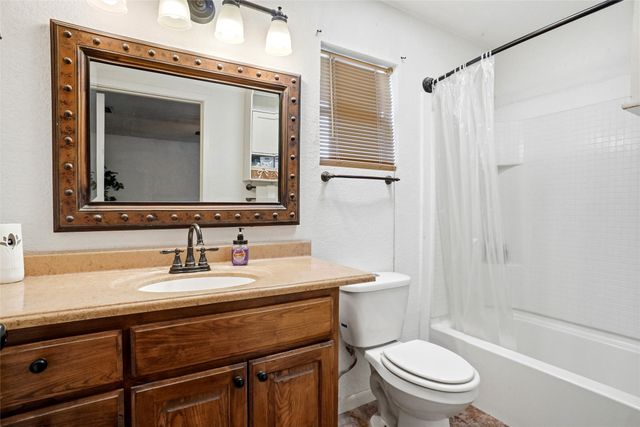 904 S Perrin Street, Decatur, TX 76234