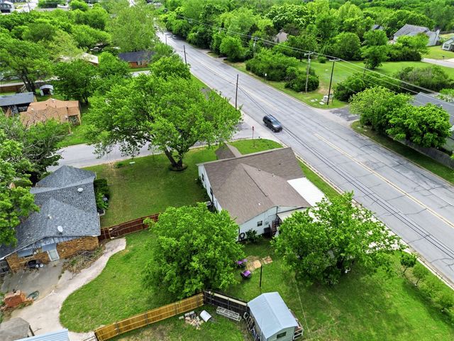 904 S Perrin Street, Decatur, TX 76234