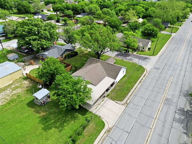 904 S Perrin Street, Decatur, TX 76234