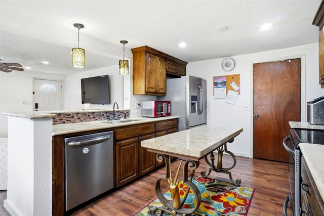 904 S Perrin Street, Decatur, TX 76234
