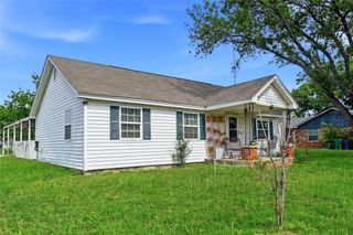 904 S Perrin Street, Decatur, TX 76234