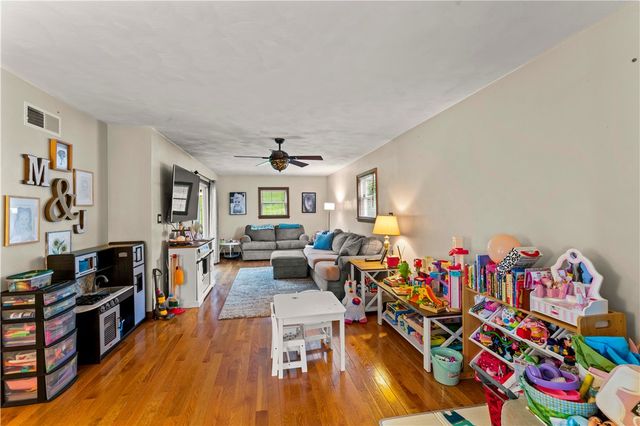 371 Annuity Dr, South Franklin, PA 15301