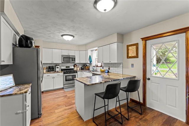 371 Annuity Dr, South Franklin, PA 15301