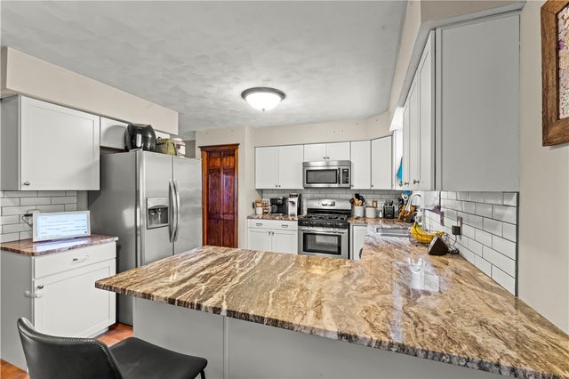 371 Annuity Dr, South Franklin, PA 15301