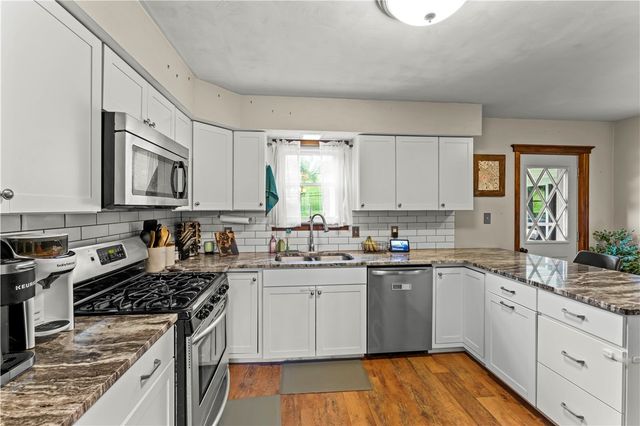 371 Annuity Dr, South Franklin, PA 15301