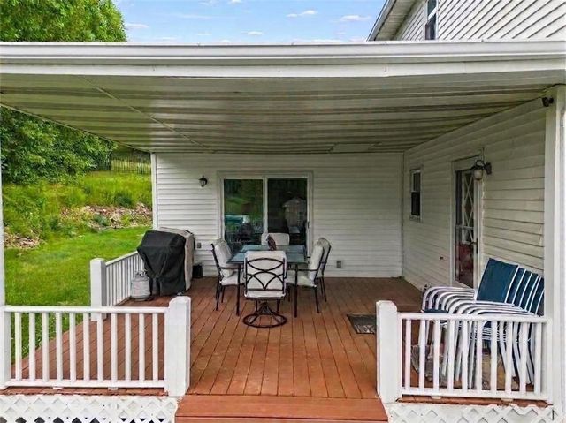 371 Annuity Dr, South Franklin, PA 15301
