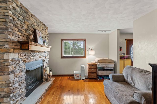371 Annuity Dr, South Franklin, PA 15301