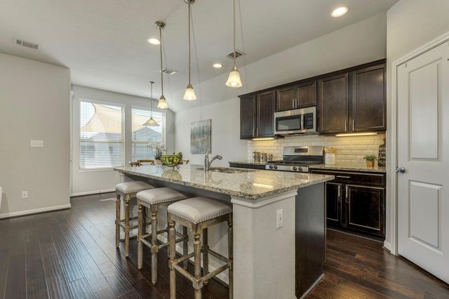 5861 Casstello DR, Round Rock, TX 78665