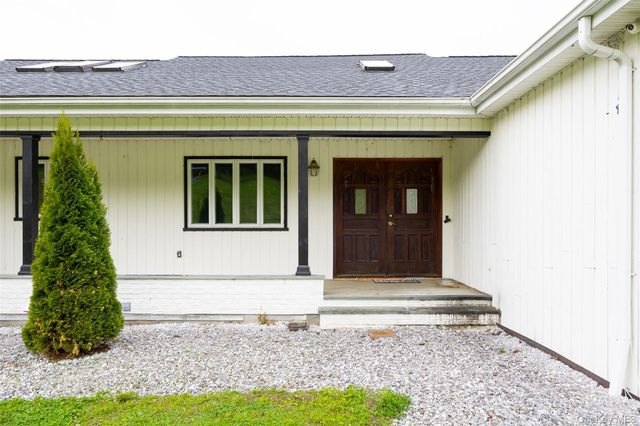 921 W Dover Road, Pawling, NY 12564