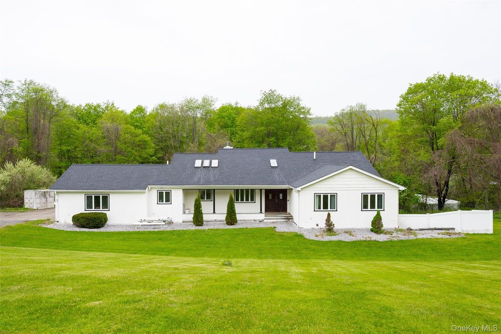921 W Dover Road, Pawling, NY 12564