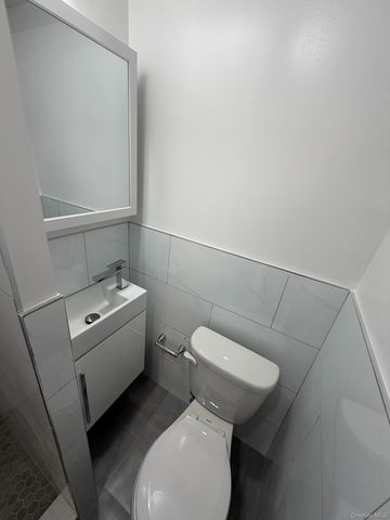 134-05 Dahlia Avenue 1Fl, Flushing, NY 11355