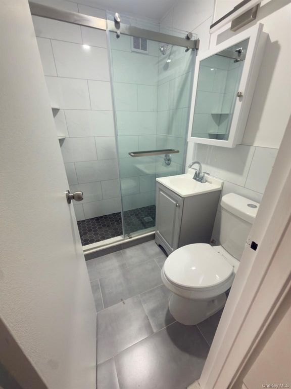 134-05 Dahlia Avenue 1Fl, Flushing, NY 11355 — photo 5