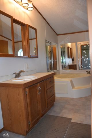 7495 Meadowview Lane, Martinsville, IN 46151
