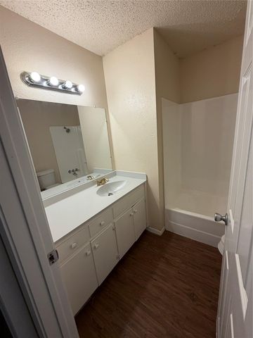 4702 Rocking Chair RD, Austin, TX 78744
