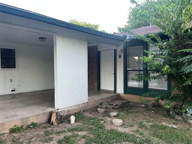 4702 Rocking Chair RD, Austin, TX 78744
