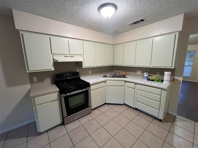 4702 Rocking Chair RD, Austin, TX 78744