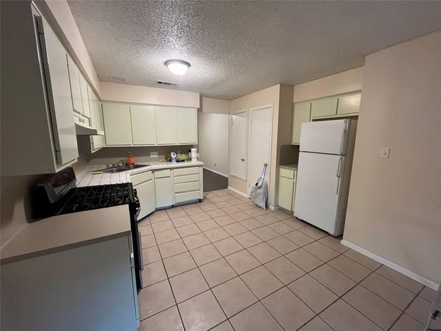 4702 Rocking Chair RD, Austin, TX 78744