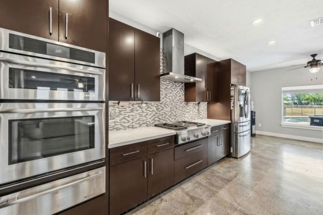 4203 Majestic Drive, Baytown, TX 77523