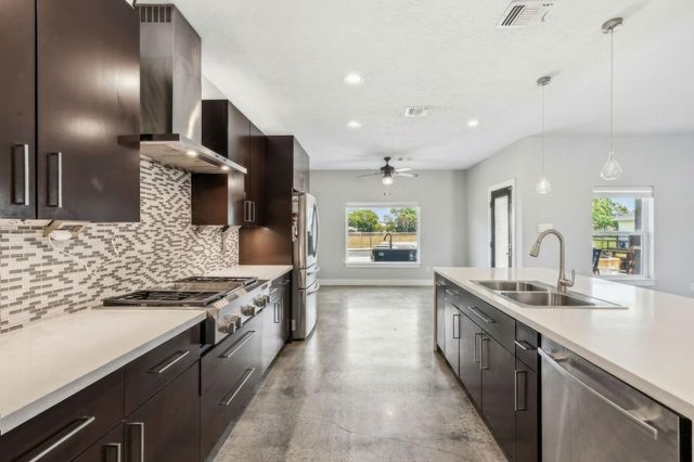 4203 Majestic Drive, Baytown, TX 77523