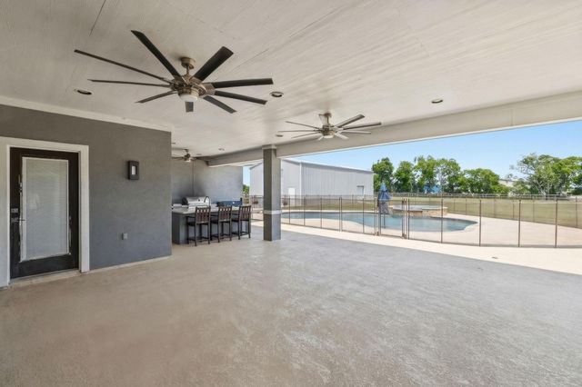 4203 Majestic Drive, Baytown, TX 77523