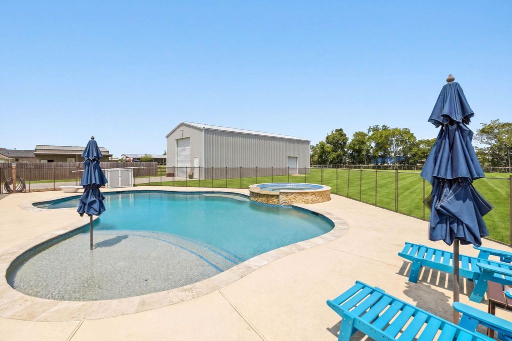 4203 Majestic Drive, Baytown, TX 77523