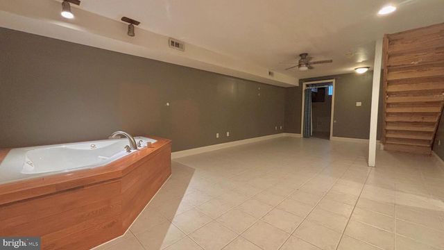 1130 JACKSON ST, Philadelphia, PA 19148