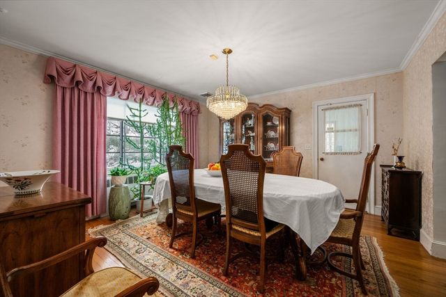 130 Fairway Rd, Brookline, MA 02467