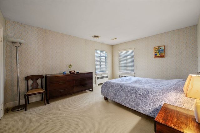 130 Fairway Rd, Brookline, MA 02467