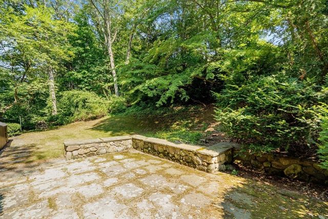 130 Fairway Rd, Brookline, MA 02467