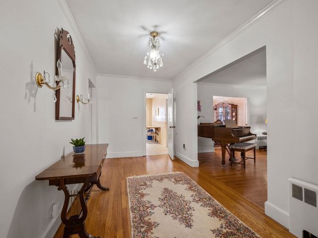 130 Fairway Rd, Brookline, MA 02467