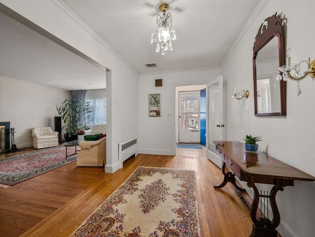 130 Fairway Rd, Brookline, MA 02467