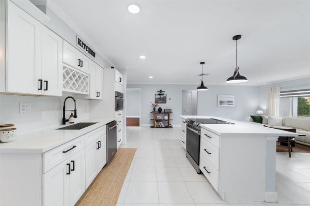 6705 E Westwood Boulevard, Fort Lauderdale, FL 33321