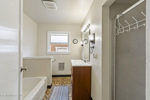 1421 E St Maries Ave, Coeur D'alene, ID 83814
