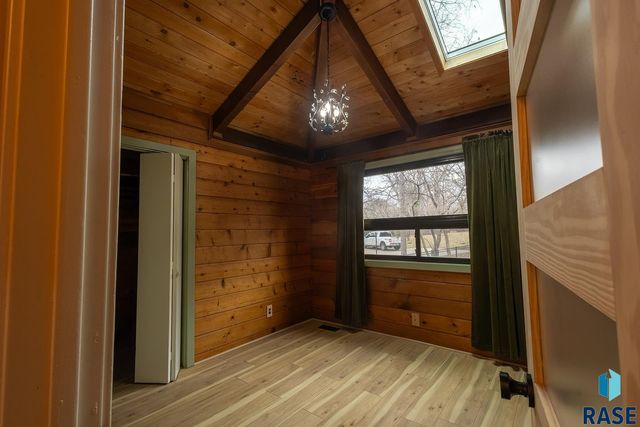 2320 S Southeastern Ave Avenue, Sioux Falls, SD 57103