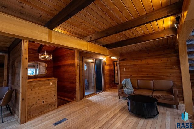 2320 S Southeastern Ave Avenue, Sioux Falls, SD 57103