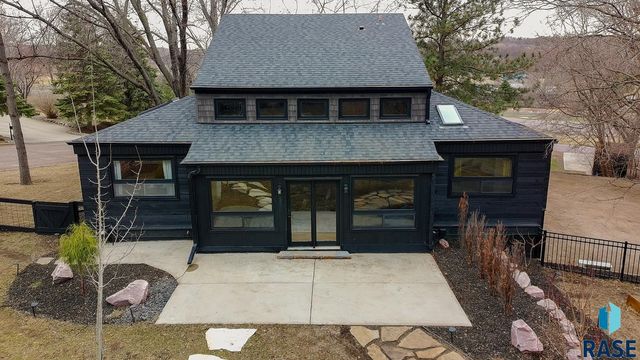 2320 S Southeastern Ave Avenue, Sioux Falls, SD 57103