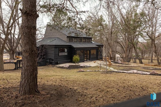 2320 S Southeastern Ave Avenue, Sioux Falls, SD 57103