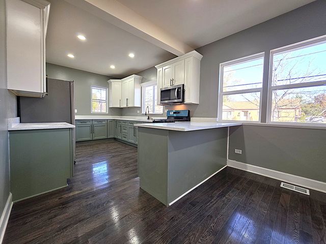 286 Hamilton Avenue, Elgin, IL 60123