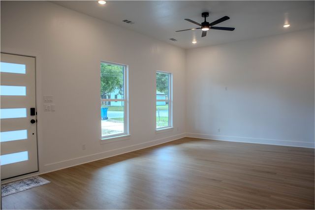 506 N Monroe, Kaufman, TX 75142