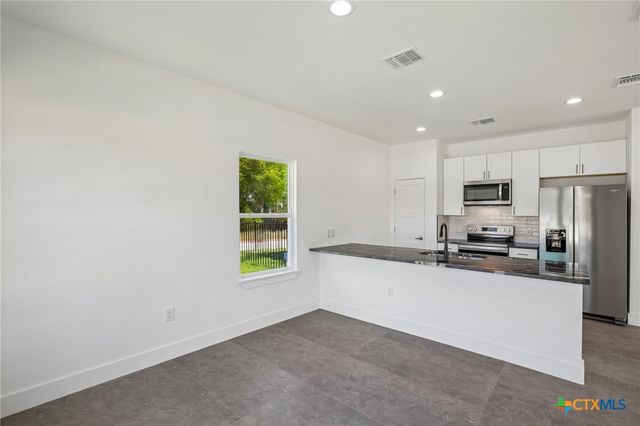 1301 Low Branch Lane 9, Leander, TX 78641