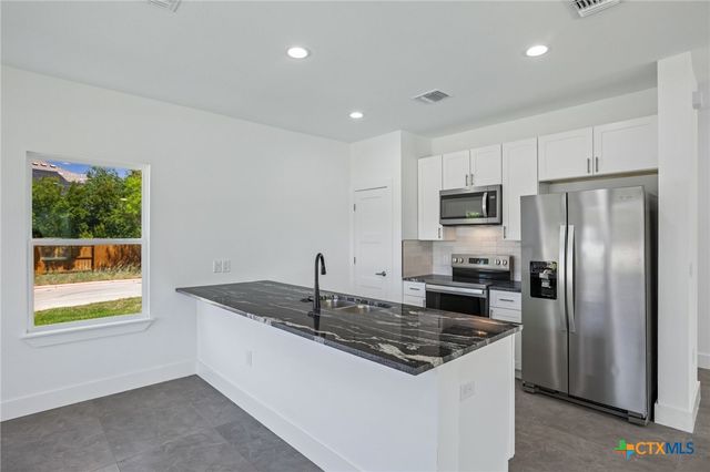 1301 Low Branch Lane 9, Leander, TX 78641