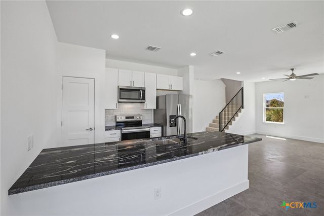 1301 Low Branch Lane 9, Leander, TX 78641
