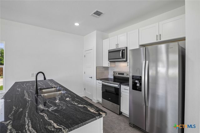 1301 Low Branch Lane 9, Leander, TX 78641