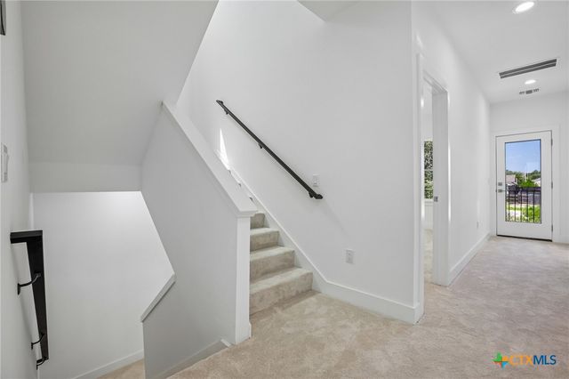 1301 Low Branch Lane 9, Leander, TX 78641