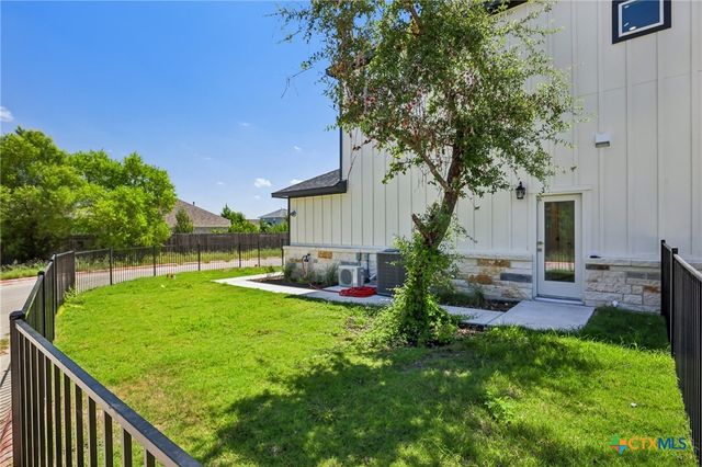 1301 Low Branch Lane 9, Leander, TX 78641